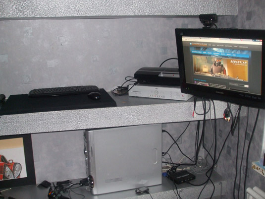 ghetto gaming setup